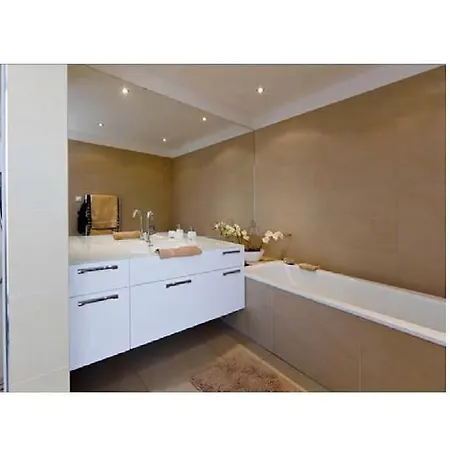 Luxury Near Prague With Pool And Tennis Court וילה