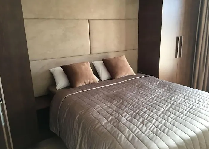 Luxury Near Prague With Pool And Tennis Court * צ'סטליצה