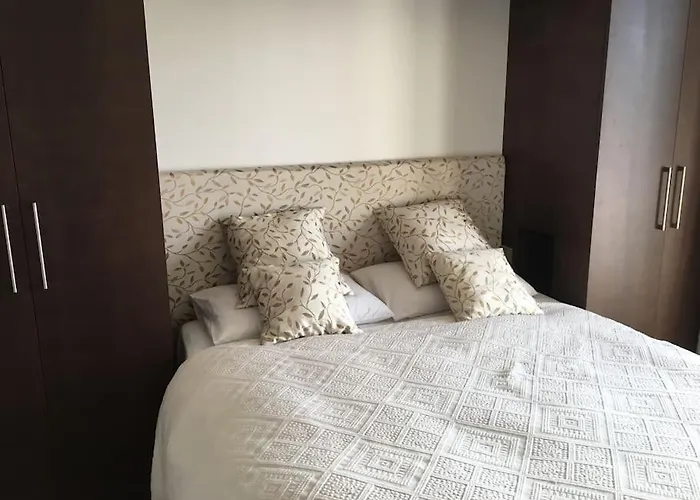 Luxury Near Prague With Pool And Tennis Court וילה